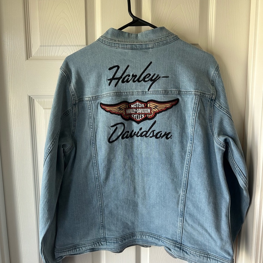 Harley-Davidson Light Blue Jean Jacket with buttons worn 1x Women’s